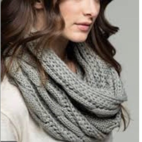 Infinity scarf - Picture 1 of 2